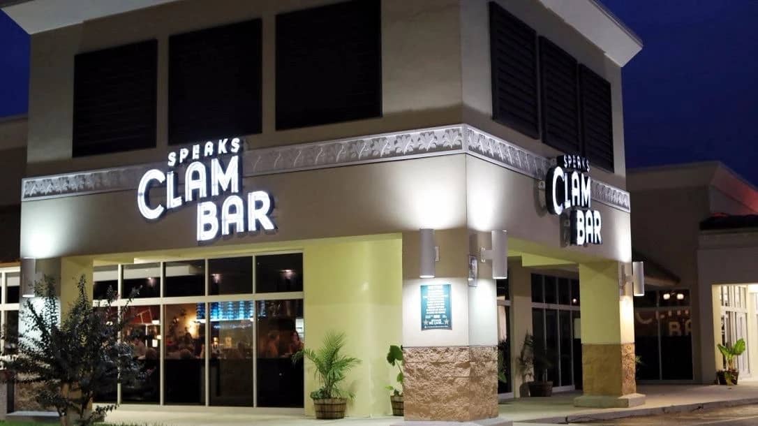 Speaks Clam Bar - 8764 State Road 70 E, Lakewood Ranch, FL 34202