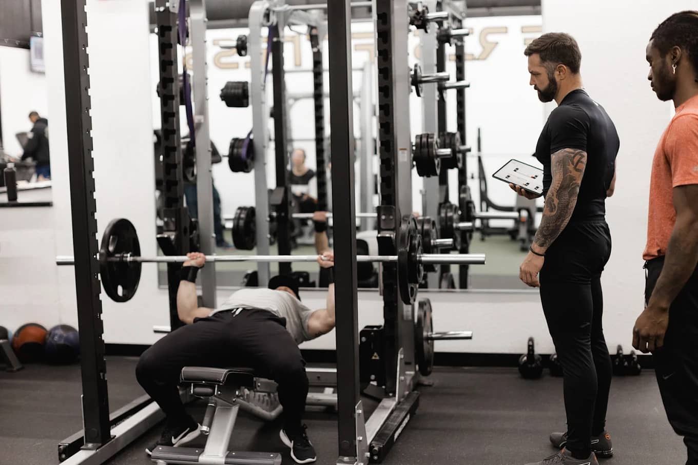 StratFit - 323 E Gregory Blvd, Kansas City, MO 64114